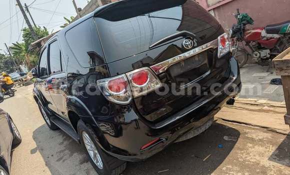 Sayi Na hannu Toyota Fortuner Black Mota in Yaounde a Babban Kamaru Sayi Na hannu Toyota Fortuner Black Mota in Yaounde a Babban Kamaru
