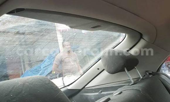 Acheter Occasion Voiture Toyota Avensis Bleu à Douala, Littoral Cameroon Acheter Occasion Voiture Toyota Avensis Bleu à Douala, Littoral Cameroon