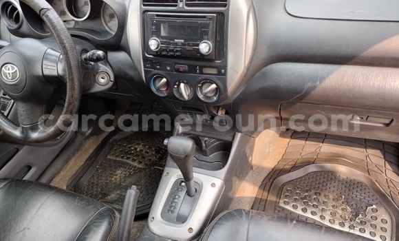 Acheter Occasion Voiture Toyota RAV4 Noir à Douala, Littoral Cameroon Acheter Occasion Voiture Toyota RAV4 Noir à Douala, Littoral Cameroon