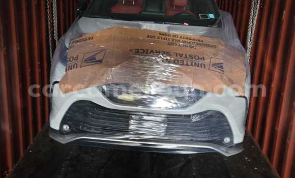 Acheter Occasion Voiture Toyota Highlander Blanc à Douala, Littoral Cameroon Acheter Occasion Voiture Toyota Highlander Blanc à Douala, Littoral Cameroon