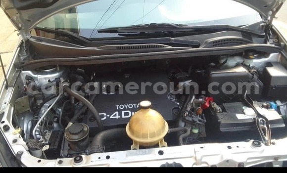 Acheter Occasion Voiture Toyota Avensis Verso Gris à Douala, Littoral Cameroon Acheter Occasion Voiture Toyota Avensis Verso Gris à Douala, Littoral Cameroon