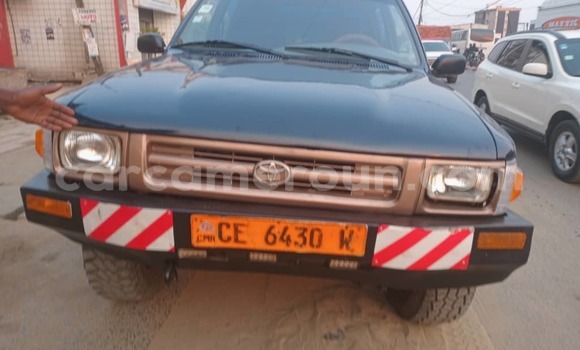 Acheter Occasion Voiture Toyota Pickup Bleu à Douala, Littoral Cameroon