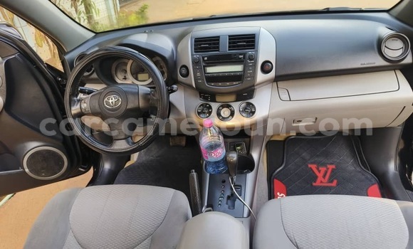 Acheter Occasion Voiture Toyota RAV4 Noir à Yaoundé, Central Cameroon Acheter Occasion Voiture Toyota RAV4 Noir à Yaoundé, Central Cameroon