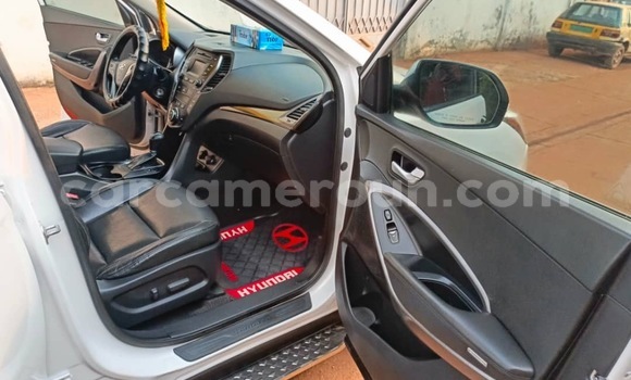 Buy Used Hyundai Santa Fe White Car in Yaounde in Central Cameroon Buy Used Hyundai Santa Fe White Car in Yaounde in Central Cameroon