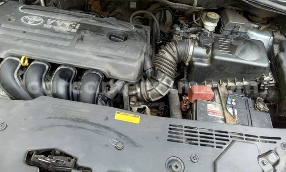 Sayi Imported Toyota Corolla Blue Mota in Douala a Ƙasar Kamaru Sayi Imported Toyota Corolla Blue Mota in Douala a Ƙasar Kamaru