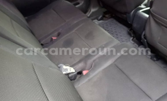 Sayi Imported Toyota Corolla Blue Mota in Douala a Ƙasar Kamaru Sayi Imported Toyota Corolla Blue Mota in Douala a Ƙasar Kamaru