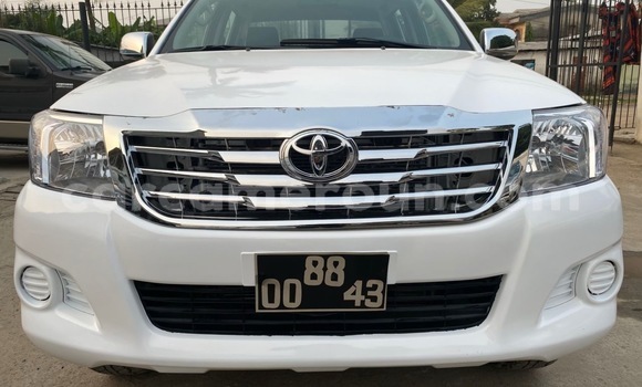 Buy Used Toyota Hilux White Car in Douala in Littoral Cameroon Buy Used Toyota Hilux White Car in Douala in Littoral Cameroon