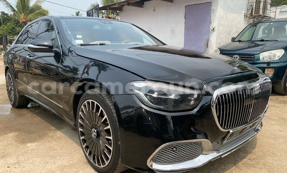 Acheter Import Voiture Mercedes‒Benz E–Class Noir à Douala, Littoral Cameroon
