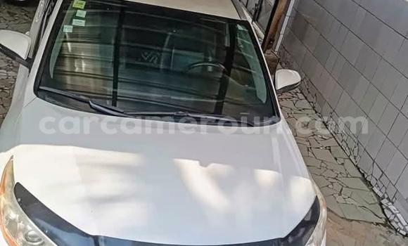 Sayi Na hannu Toyota Highlander White Mota in Douala a Ƙasar Kamaru