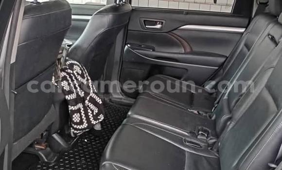 Acheter Occasion Voiture Toyota Highlander Blanc à Douala, Littoral Cameroon Acheter Occasion Voiture Toyota Highlander Blanc à Douala, Littoral Cameroon