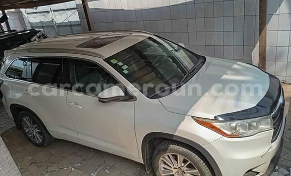 Acheter Occasion Voiture Toyota Highlander Blanc à Douala, Littoral Cameroon Acheter Occasion Voiture Toyota Highlander Blanc à Douala, Littoral Cameroon
