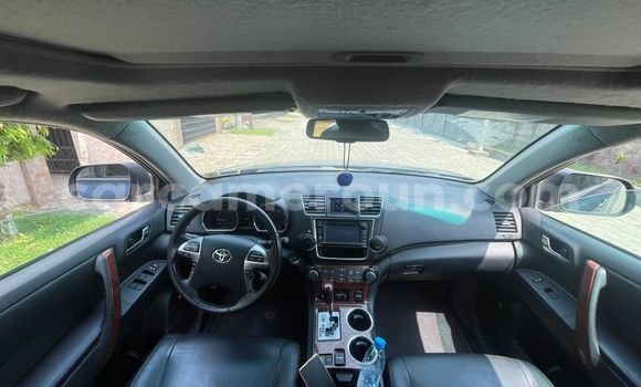 Sayi Na hannu Toyota Highlander Sauran Mota in Douala a Ƙasar Kamaru Sayi Na hannu Toyota Highlander Sauran Mota in Douala a Ƙasar Kamaru