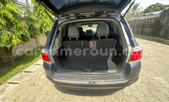 Sayi Na hannu Toyota Highlander Sauran Mota in Douala a Ƙasar Kamaru Sayi Na hannu Toyota Highlander Sauran Mota in Douala a Ƙasar Kamaru