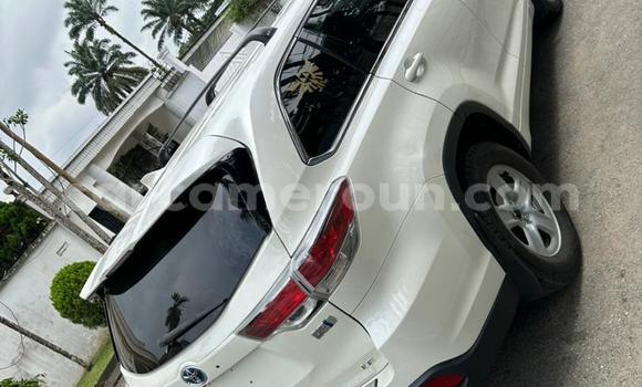 Sayi Na hannu Toyota Highlander White Mota in Douala a Ƙasar Kamaru Sayi Na hannu Toyota Highlander White Mota in Douala a Ƙasar Kamaru
