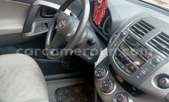 Acheter Occasion Voiture Toyota RAV4 Bleu à Douala, Littoral Cameroon Acheter Occasion Voiture Toyota RAV4 Bleu à Douala, Littoral Cameroon