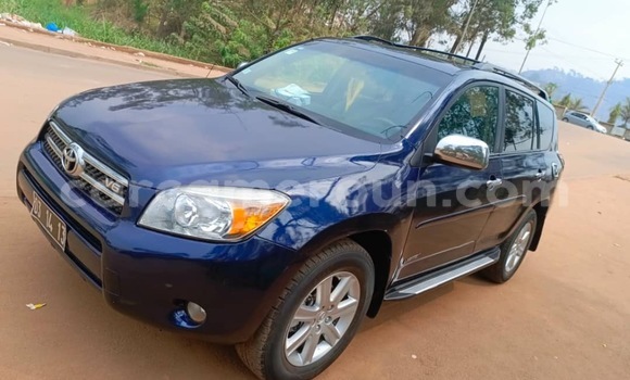 Sayi Na hannu Toyota RAV4 Blue Mota in Yaounde a Babban Kamaru Sayi Na hannu Toyota RAV4 Blue Mota in Yaounde a Babban Kamaru