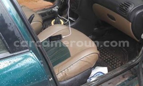 Sayi Na hannu Peugeot 206 Green Mota in Yaounde a Babban Kamaru Sayi Na hannu Peugeot 206 Green Mota in Yaounde a Babban Kamaru