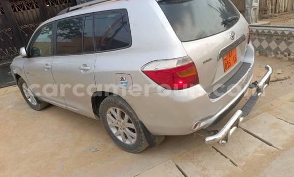 Buy Used Toyota Highlander Silver Car in Douala in Littoral Cameroon Buy Used Toyota Highlander Silver Car in Douala in Littoral Cameroon