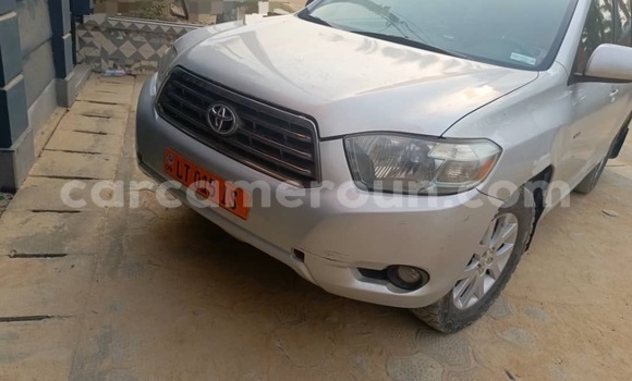 Buy Used Toyota Highlander Silver Car in Douala in Littoral Cameroon Buy Used Toyota Highlander Silver Car in Douala in Littoral Cameroon