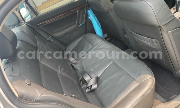 Sayi Imported Opel Vectra Azurfa Mota in Douala a Ƙasar Kamaru Sayi Imported Opel Vectra Azurfa Mota in Douala a Ƙasar Kamaru