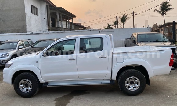 Acheter Occasion Voiture Toyota Hilux Blanc à Douala, Littoral Cameroon Acheter Occasion Voiture Toyota Hilux Blanc à Douala, Littoral Cameroon