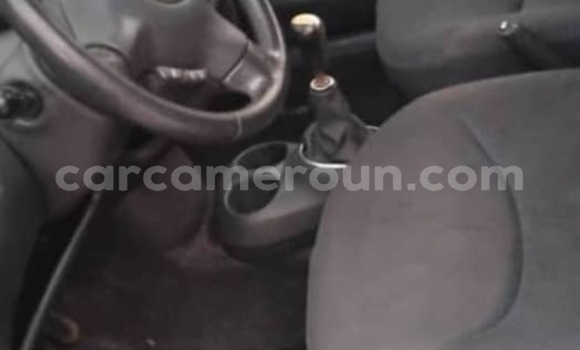 Sayi Na hannu Toyota Yaris Azurfa Mota in Douala a Ƙasar Kamaru Sayi Na hannu Toyota Yaris Azurfa Mota in Douala a Ƙasar Kamaru