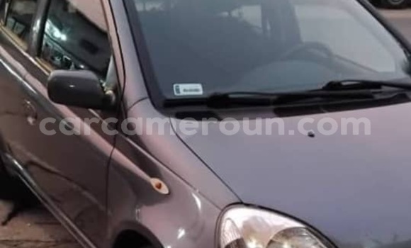 Sayi Na hannu Toyota Yaris Azurfa Mota in Douala a Ƙasar Kamaru Sayi Na hannu Toyota Yaris Azurfa Mota in Douala a Ƙasar Kamaru