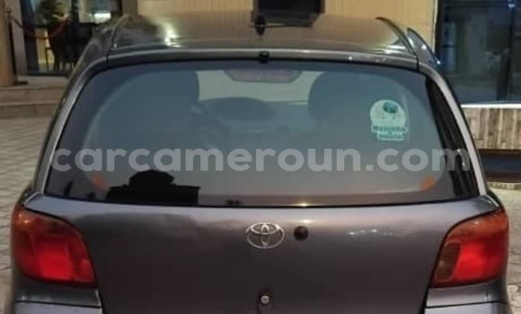 Sayi Na hannu Toyota Yaris Azurfa Mota in Douala a Ƙasar Kamaru Sayi Na hannu Toyota Yaris Azurfa Mota in Douala a Ƙasar Kamaru