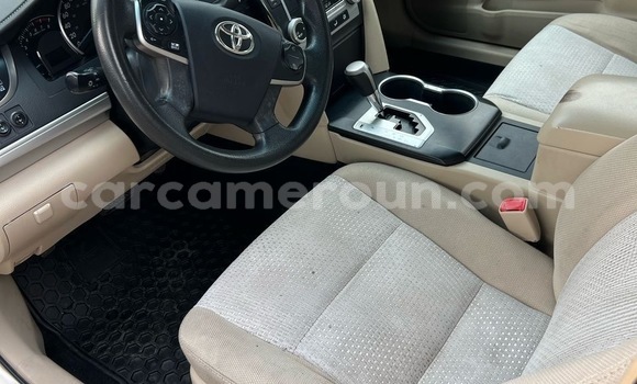 Sayi Imported Toyota Camry Sauran Mota in Douala a Ƙasar Kamaru Sayi Imported Toyota Camry Sauran Mota in Douala a Ƙasar Kamaru