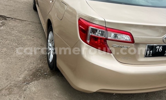 Sayi Imported Toyota Camry Sauran Mota in Douala a Ƙasar Kamaru Sayi Imported Toyota Camry Sauran Mota in Douala a Ƙasar Kamaru
