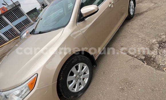 Sayi Imported Toyota Camry Sauran Mota in Douala a Ƙasar Kamaru Sayi Imported Toyota Camry Sauran Mota in Douala a Ƙasar Kamaru
