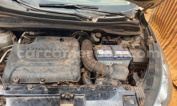 Sayi Na hannu Hyundai Tucson Azurfa Mota in Yaounde a Babban Kamaru Sayi Na hannu Hyundai Tucson Azurfa Mota in Yaounde a Babban Kamaru