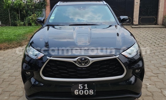Sayi Na hannu Toyota Highlander Black Mota in Douala a Ƙasar Kamaru