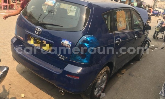 Sayi Sabo Toyota Corolla Verso Blue Mota in Douala a Ƙasar Kamaru Sayi Sabo Toyota Corolla Verso Blue Mota in Douala a Ƙasar Kamaru