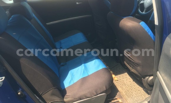 Sayi Sabo Toyota Corolla Verso Blue Mota in Douala a Ƙasar Kamaru Sayi Sabo Toyota Corolla Verso Blue Mota in Douala a Ƙasar Kamaru