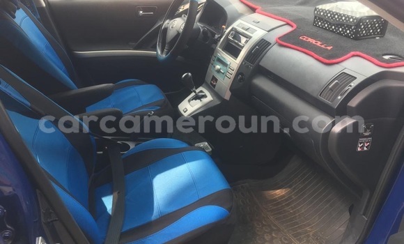 Sayi Sabo Toyota Corolla Verso Blue Mota in Douala a Ƙasar Kamaru Sayi Sabo Toyota Corolla Verso Blue Mota in Douala a Ƙasar Kamaru