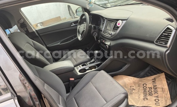 Sayi Imported Hyundai Tucson Black Mota in Douala a Ƙasar Kamaru Sayi Imported Hyundai Tucson Black Mota in Douala a Ƙasar Kamaru