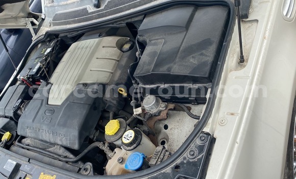 Sayi Imported Range Rover Range Rover White Mota in Douala a Ƙasar Kamaru Sayi Imported Range Rover Range Rover White Mota in Douala a Ƙasar Kamaru