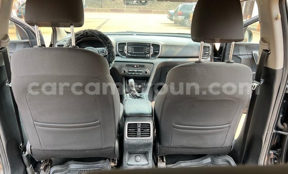 Sayi Na hannu Kia Sportage Black Mota in Yaounde a Babban Kamaru Sayi Na hannu Kia Sportage Black Mota in Yaounde a Babban Kamaru