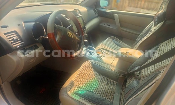 Buy Used Toyota Highlander Silver Car in Douala in Littoral Cameroon Buy Used Toyota Highlander Silver Car in Douala in Littoral Cameroon