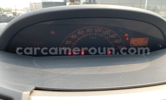 Sayi Na hannu Toyota Yaris Blue Mota in Douala a Ƙasar Kamaru Sayi Na hannu Toyota Yaris Blue Mota in Douala a Ƙasar Kamaru