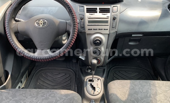 Sayi Na hannu Toyota Yaris Blue Mota in Douala a Ƙasar Kamaru Sayi Na hannu Toyota Yaris Blue Mota in Douala a Ƙasar Kamaru