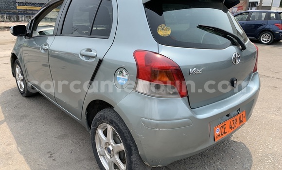 Sayi Na hannu Toyota Yaris Blue Mota in Douala a Ƙasar Kamaru Sayi Na hannu Toyota Yaris Blue Mota in Douala a Ƙasar Kamaru