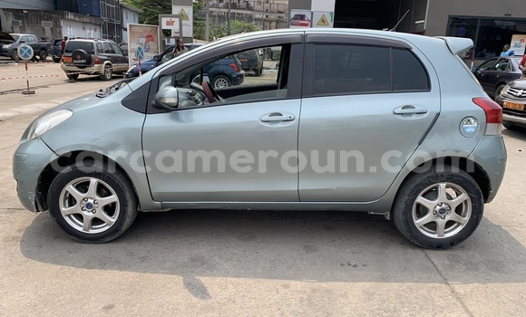 Sayi Na hannu Toyota Yaris Blue Mota in Douala a Ƙasar Kamaru Sayi Na hannu Toyota Yaris Blue Mota in Douala a Ƙasar Kamaru