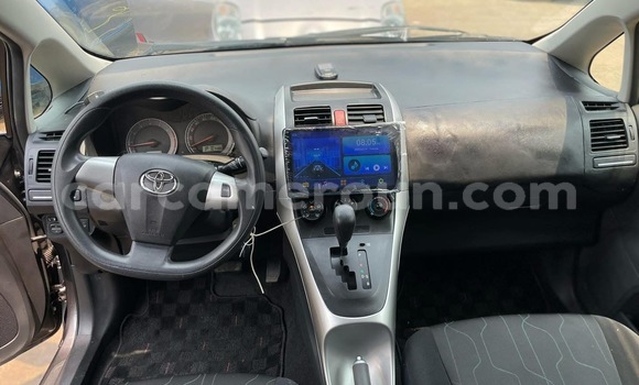 Sayi Na hannu Toyota Auris Azurfa Mota in Douala a Ƙasar Kamaru Sayi Na hannu Toyota Auris Azurfa Mota in Douala a Ƙasar Kamaru
