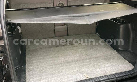 Sayi Na hannu Toyota RAV4 Black Mota in Douala a Ƙasar Kamaru Sayi Na hannu Toyota RAV4 Black Mota in Douala a Ƙasar Kamaru