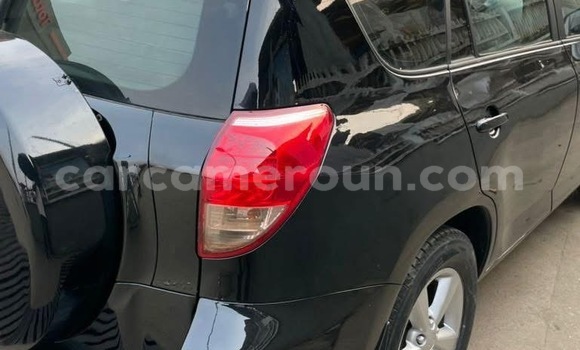 Sayi Na hannu Toyota RAV4 Black Mota in Douala a Ƙasar Kamaru Sayi Na hannu Toyota RAV4 Black Mota in Douala a Ƙasar Kamaru