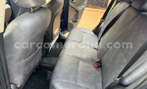 Acheter Occasion Voiture Toyota Matrix Bleu à Yaoundé, Central Cameroon Acheter Occasion Voiture Toyota Matrix Bleu à Yaoundé, Central Cameroon