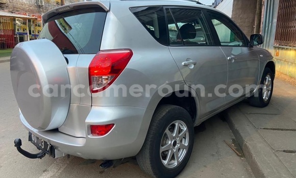 Acheter Neuf Voiture Toyota RAV4 Gris à Douala, Littoral Cameroon Acheter Neuf Voiture Toyota RAV4 Gris à Douala, Littoral Cameroon