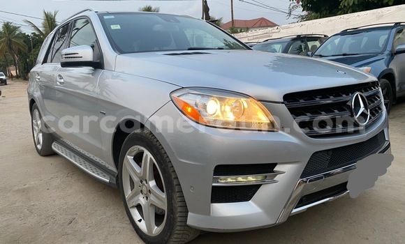 Acheter Occasion Voiture Mercedes‒Benz ML–Class Gris à Douala, Littoral Cameroon Acheter Occasion Voiture Mercedes‒Benz ML–Class Gris à Douala, Littoral Cameroon